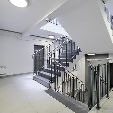 Poznan Grafitowa Modern Apartment エクステリア 写真