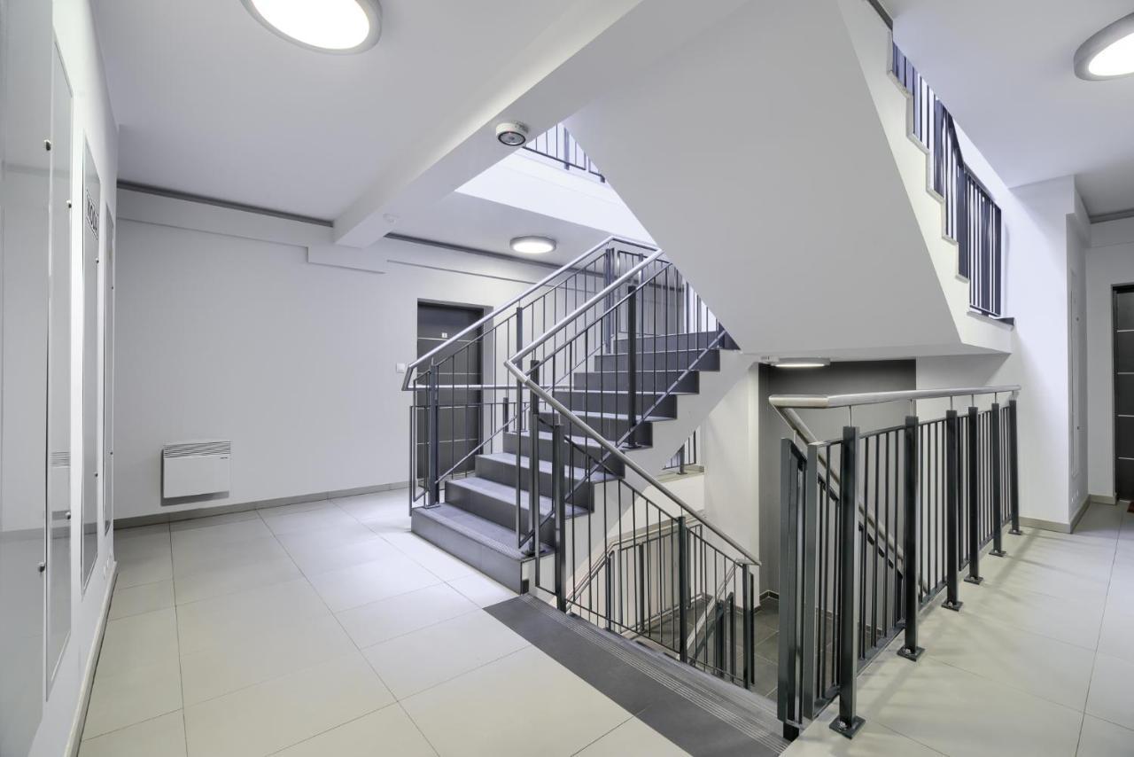 Poznan Grafitowa Modern Apartment エクステリア 写真