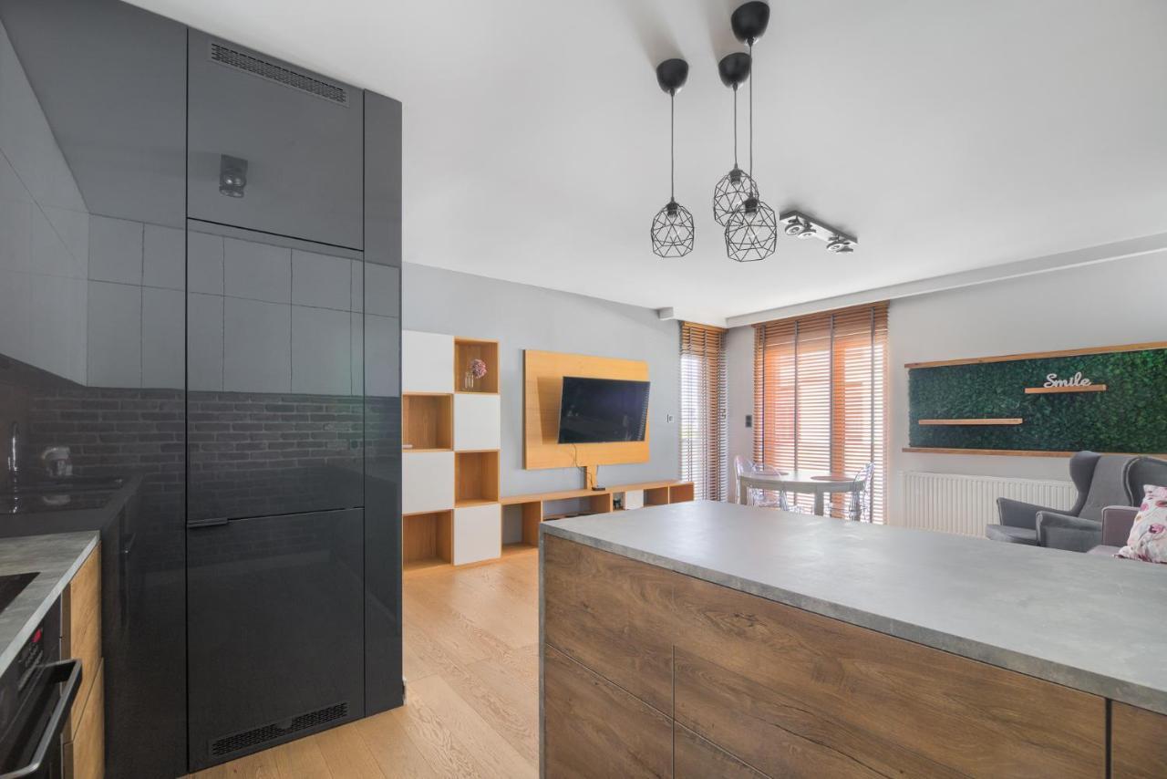 Poznan Grafitowa Modern Apartment エクステリア 写真