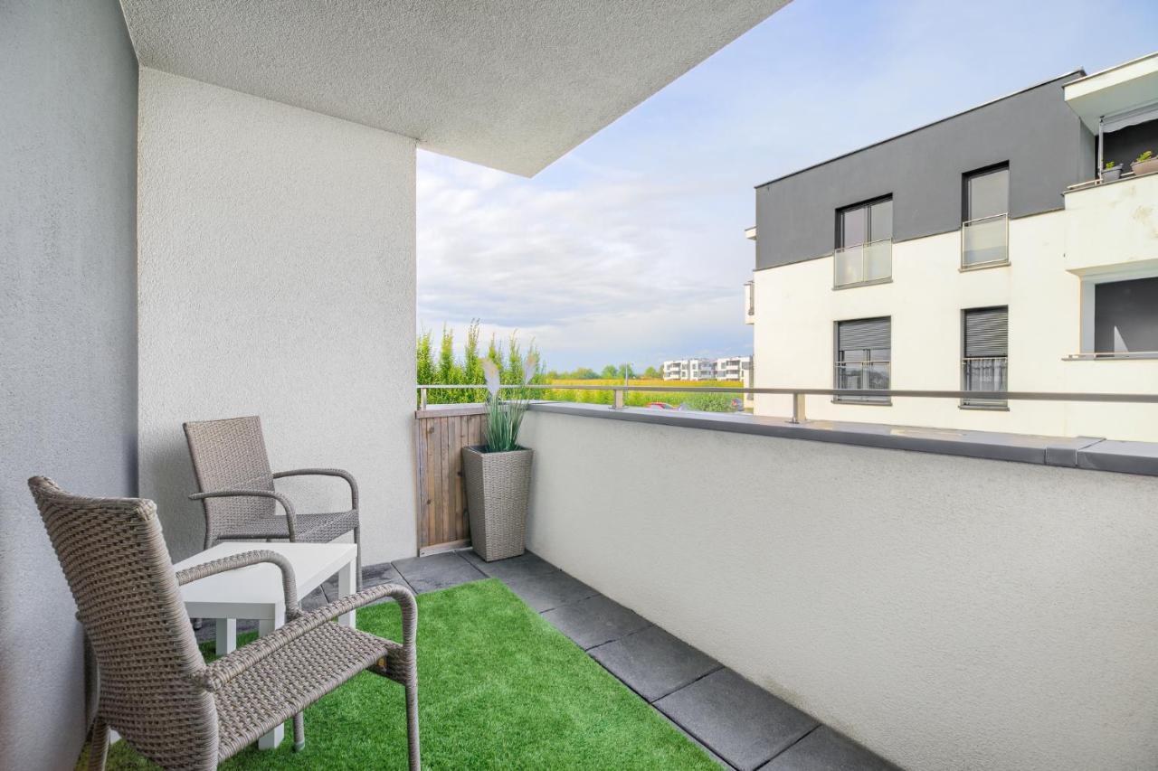 Poznan Grafitowa Modern Apartment エクステリア 写真