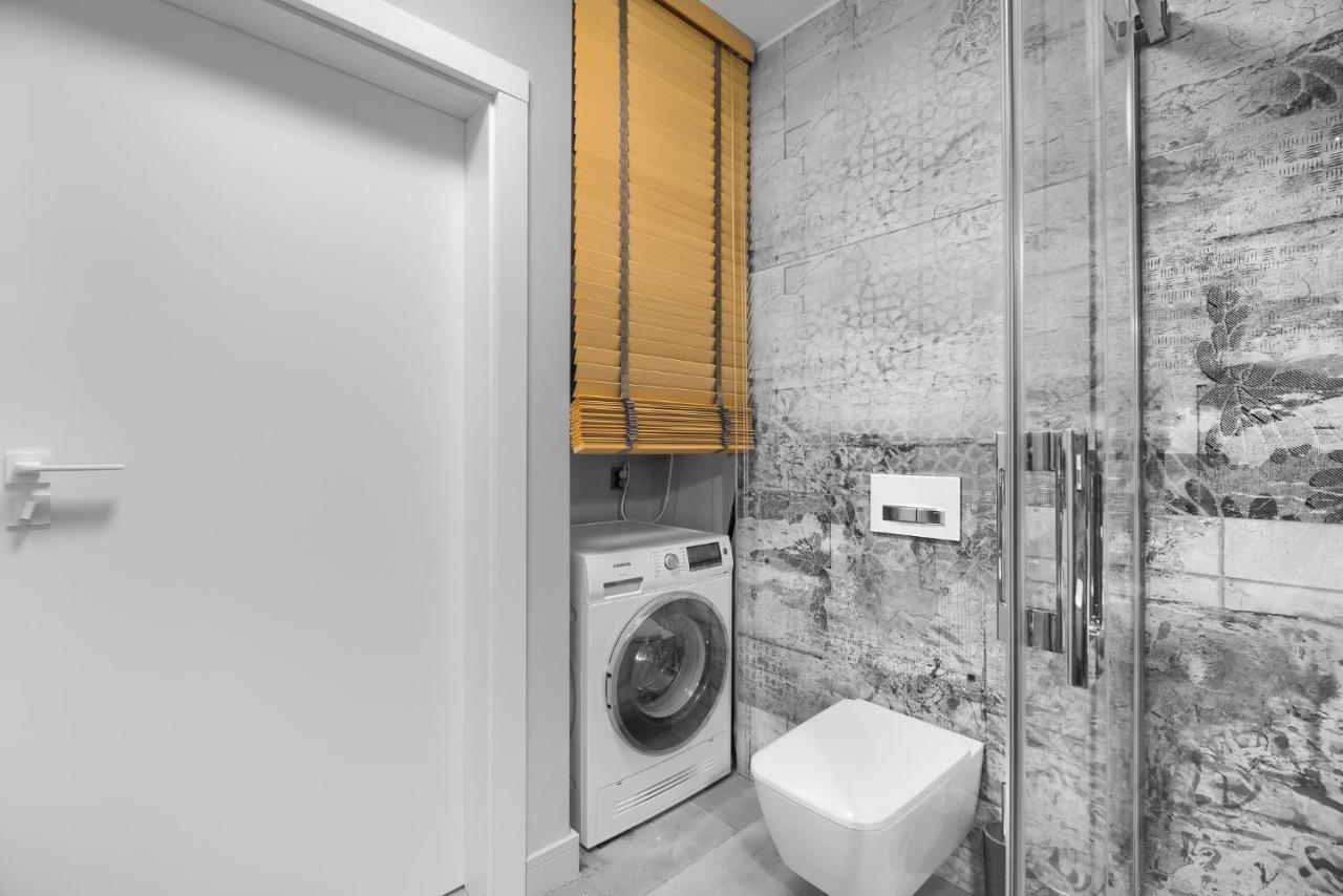 Poznan Grafitowa Modern Apartment エクステリア 写真