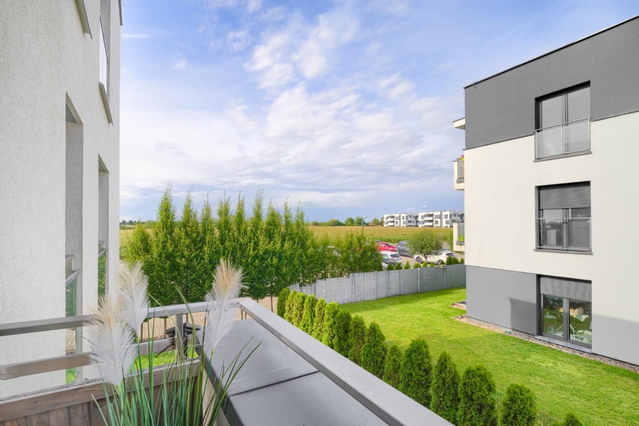 Poznan Grafitowa Modern Apartment エクステリア 写真